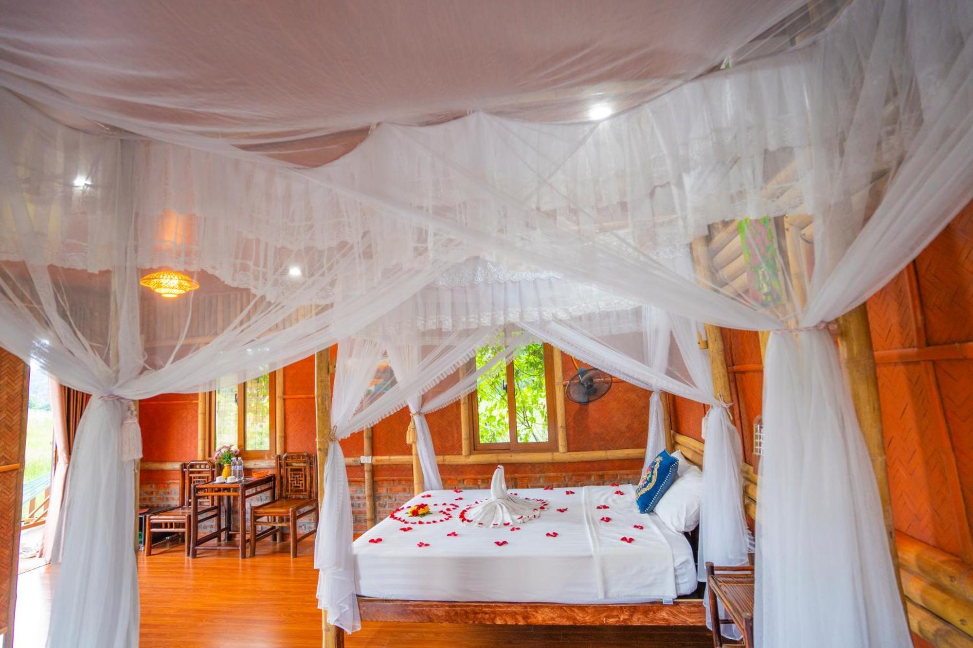 Lotus Field Homestay Ниньбинь Экстерьер фото